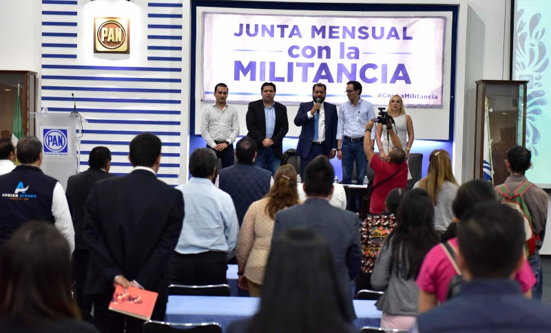 Junta mensual con la militancia