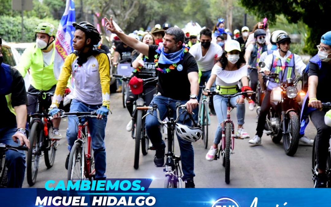 En Bicicleta recorremos las calles de la #MiguelHidalgo junto a nuestro próximo Alcalde Mauricio Tabe Echartea y el Presidente del PAN Ciudad de México, Andrés Atayde.