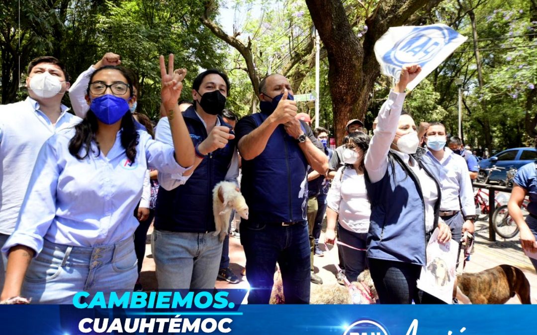 Nuestra candidata a la Alcaldía de Cuauhtémoc, Sandra Cuevas y el Presidente Andrés Atayde, caminaron en el Parque México.