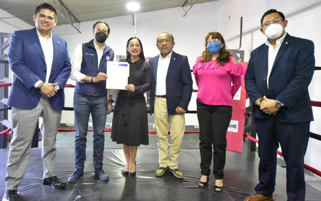 Firman Decálogo por el resurgimiento económico de la Cuauhtémoc, nuestra candidata a la Alcaldía, Sandra Cuevas, el presidente del PAN Ciudad de México, Andrés Atayde y el presidente de Coparmex Zona Norte, Jorge Cruz Elizalde.