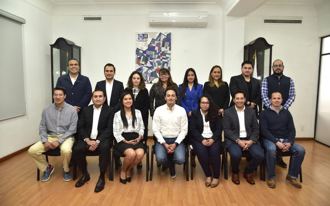 Junta de secretarios en las instalaciones del Comité Regional.