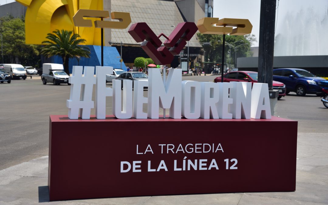 Para honrar la memoria de las 26 personas que perdieron la vida el 3 de mayo de 2021, el Partido Acción Nacional en la Ciudad de México colocó un antimonumento en las avenidas de Reforma y Bucareli.