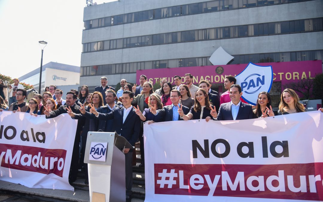 Conferencia de prensa en el INE