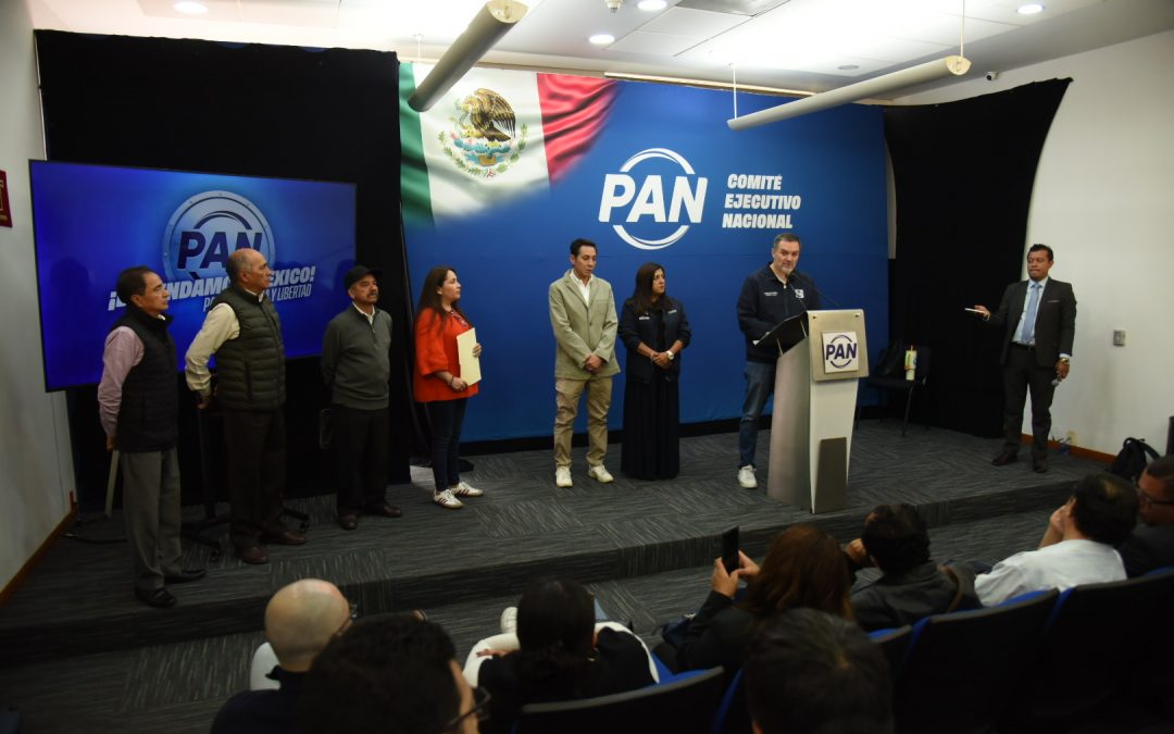 Conferencia de prensa sobre despojo de inmuebles en el CEN