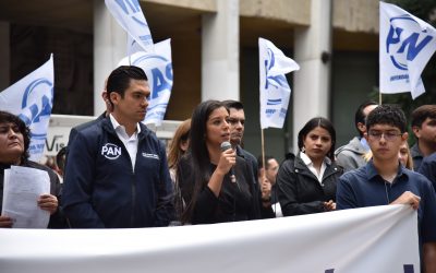 Protesta en apoyo a pacientes y personal médico del IMSS